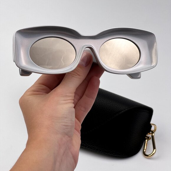 Loewe Paula’s Ibiza LW40033I Sunglasses – Sparkle Metallic Grey | Model LW40033I - Picture 7 of 10